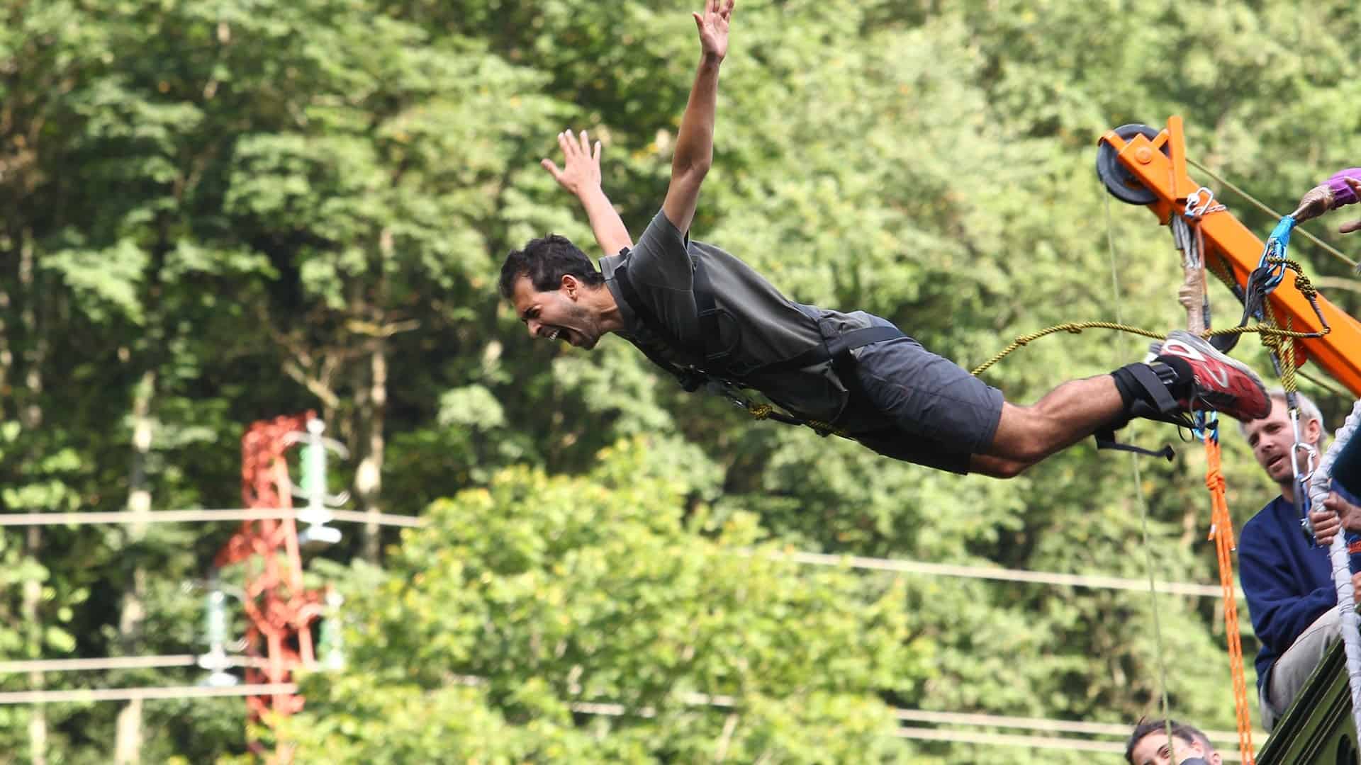 Bungee Photo by Simon Billy on Unsplash
